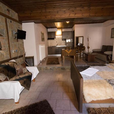Spitiko Apartamento Káto Loutrákion Exterior foto